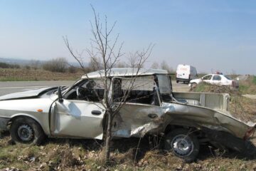 Dacia Papuc în care se afla femeia care a murit