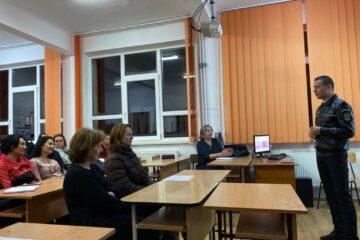 Acțiuni de prevenire în care se pune accent pe discuțiile cu părinții