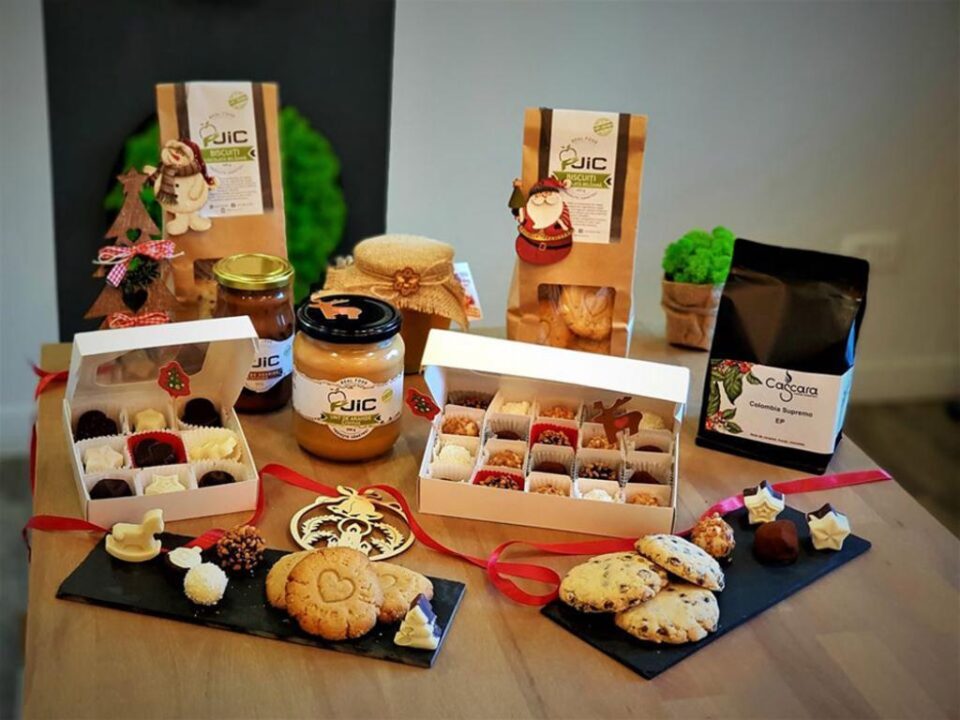 Patiseria JIC - Deserturi savuroase din ingrediente locale, prospețime și arome de neuitat Patiseria JIC - Deserturi savuroase din ingrediente locale, prospețime și arome de neuitat