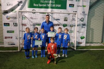 Micii fotbaliști dorneni au câștigat turneul de la Bacău