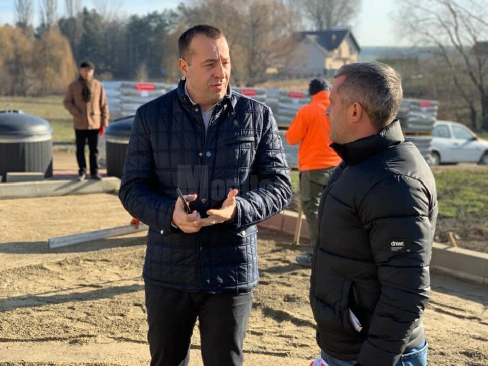 Lucian Harșovschi: "La final, cetățenii vor beneficia de 203 locuri de parcare, noi alei de acces și o stradă refăcută total"