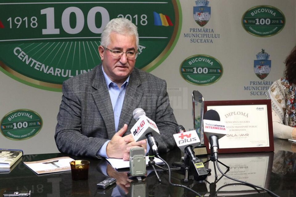 Ion Lungu și premiul de Excelență în transport public și mobilitate, obținut la Gala AMR Ion Lungu și premiul de Excelență în transport public și mobilitate, obținut la Gala AMR