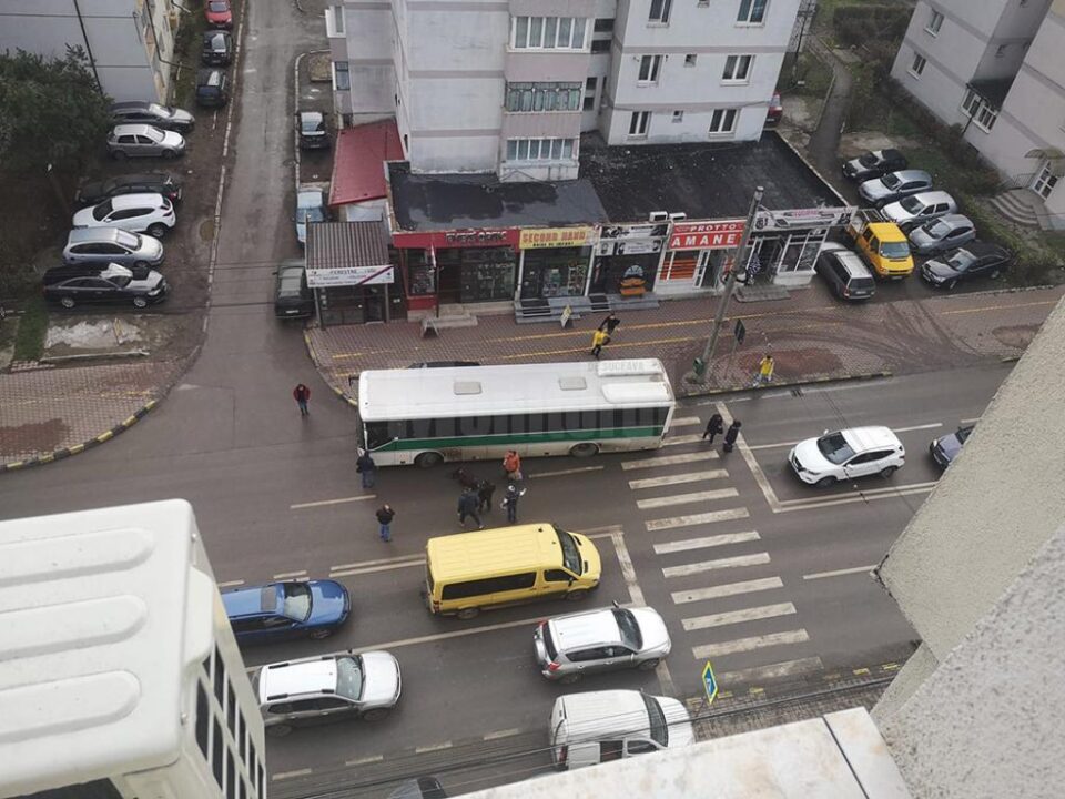 Autobuzul implicat în accident