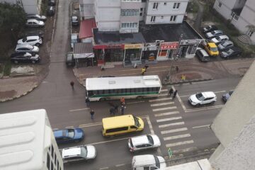 Autobuzul implicat în accident