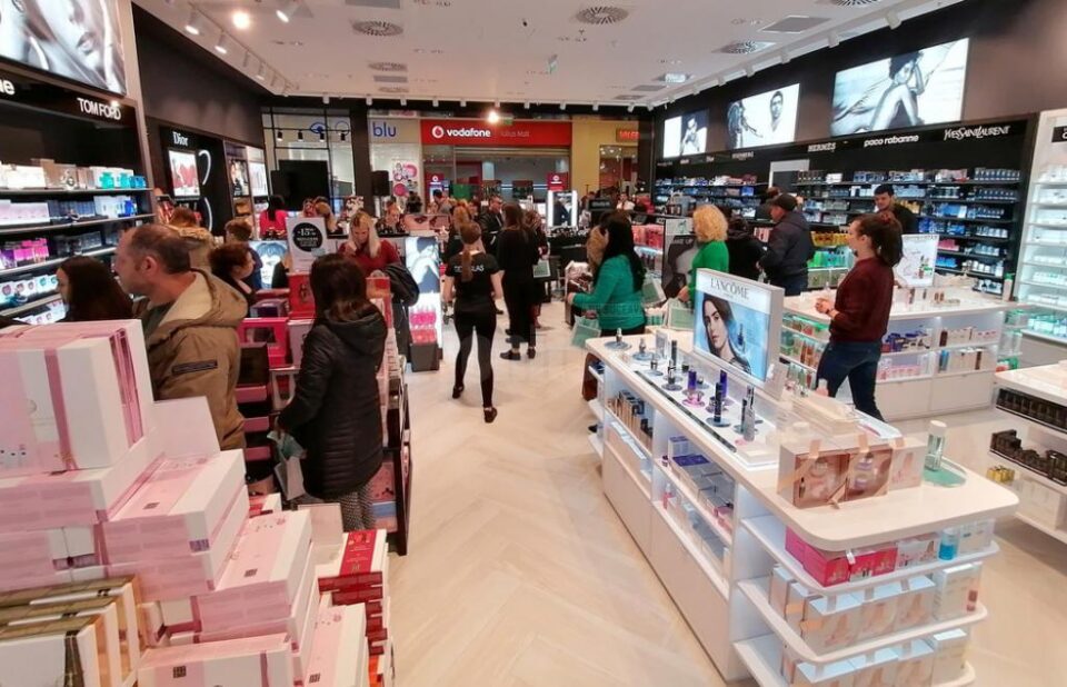 Primul magazin Douglas din Suceava s-a deschis în Iulius Mall