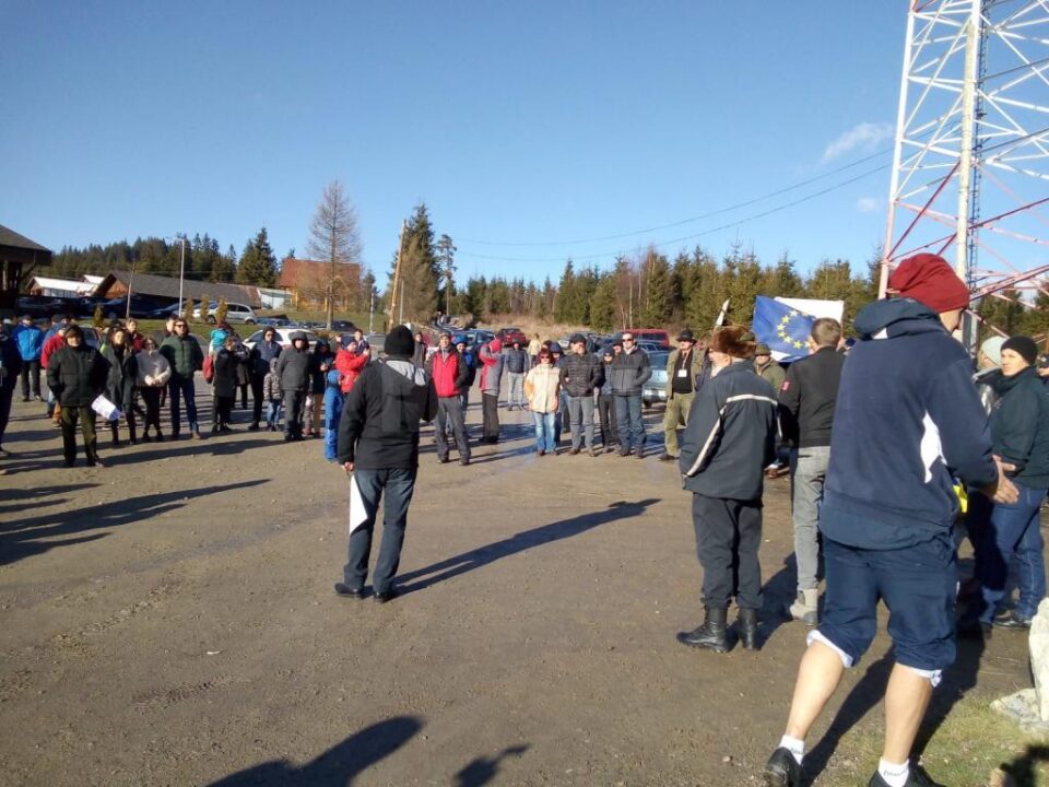 Protest in Pasul Mestecanis, contra punerii în folosință a gropii ecologice de gunoi 2