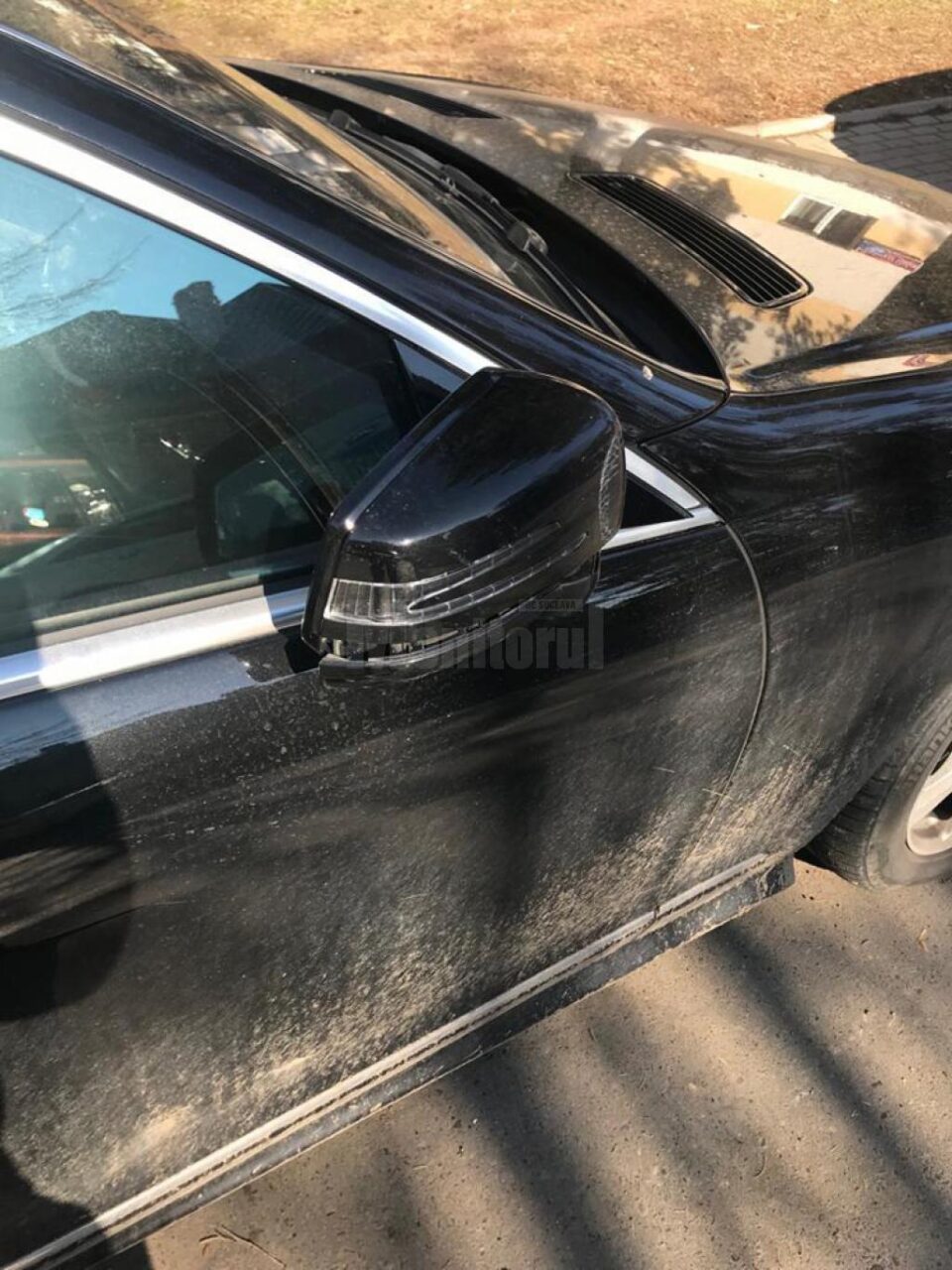 Oglinzile distruse în acea seară