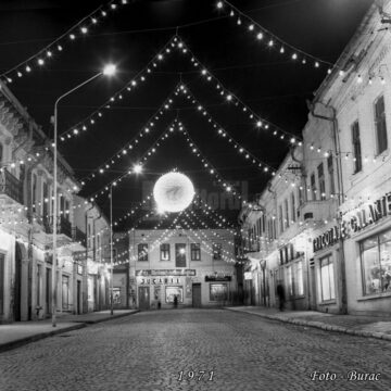 Între Moș Gerilă și Moș Crăciun. Fotografii rare cu orașul Suceava împodobit de sărbători