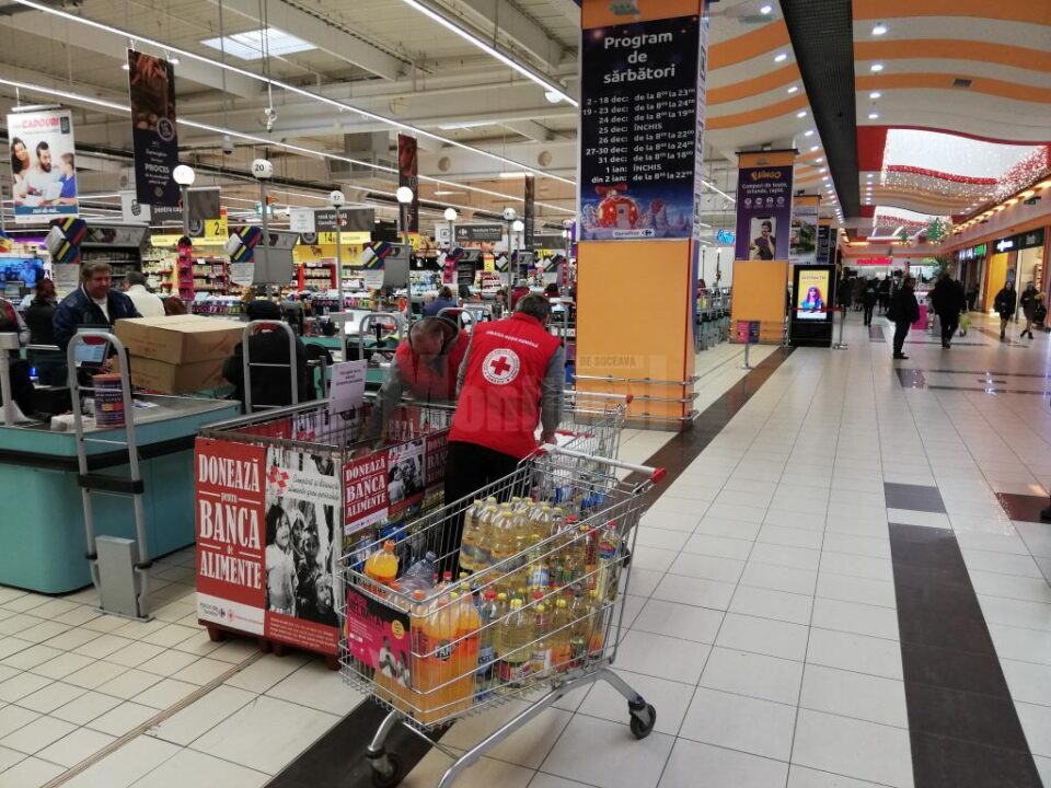 Crucea Roșie colectează alimente neperisabile pentru persoanele nevoiașe