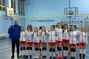 Echipa de minivolei de la Kinder Suceava s-a calificat la turneul semifinal