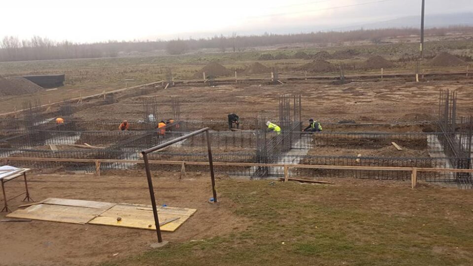 În satul Brăiești din Cornu Luncii a început construcția unei noi săli de sport