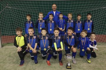 Micii fotbaliști antrenați de Mihai Ciubotaru au câștigat prima ediție a turneului