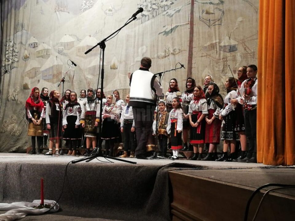 Sală arhiplină la Concertul Extraordinar de Colinde al Asociației Culturale „Sfântul Mitropolit Dosoftei”