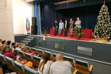 Echipa ”România, te iubesc!” a lansat marți, la Universitatea din Suceava, cartea ”Ne facem bine”