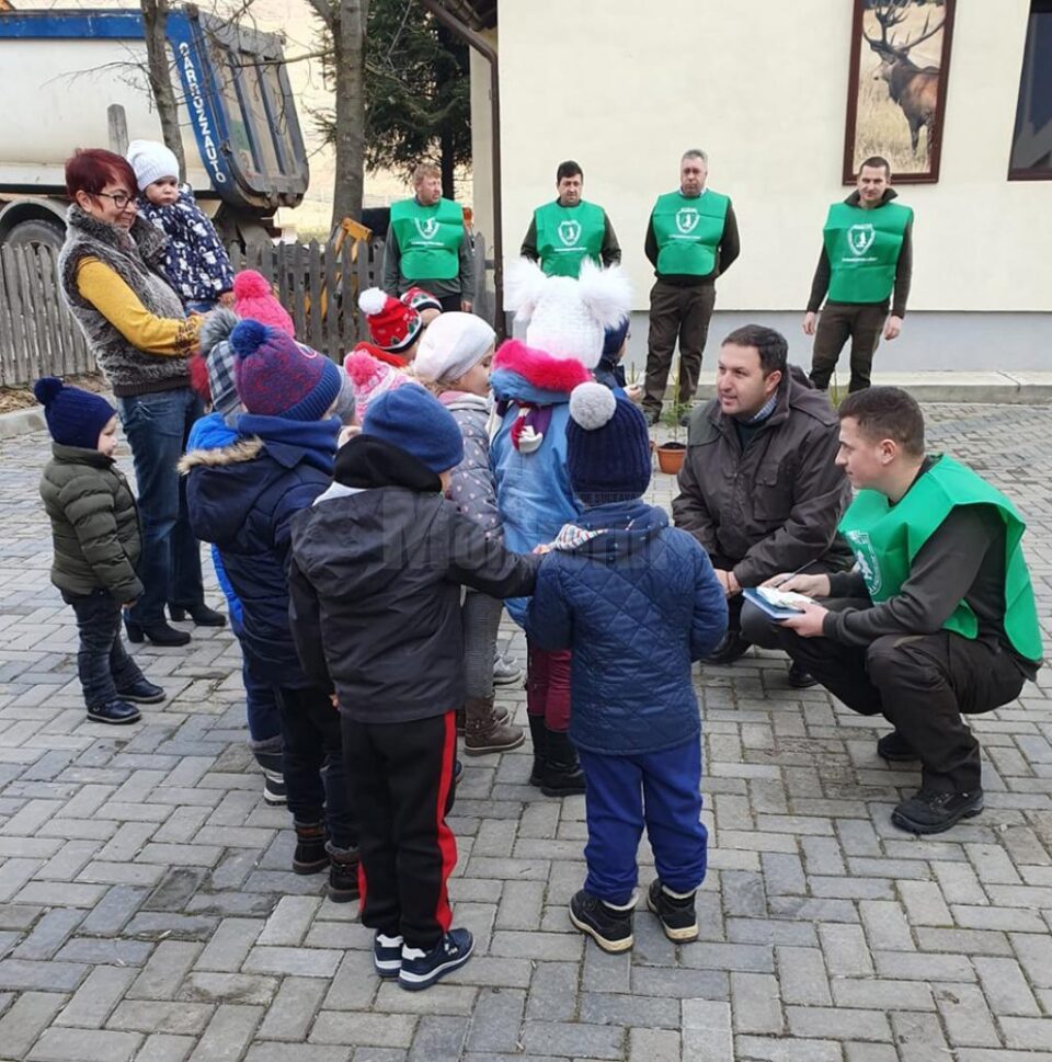 Campania "Un copil - un brăduț”, la Ocolul Silvic Breaza