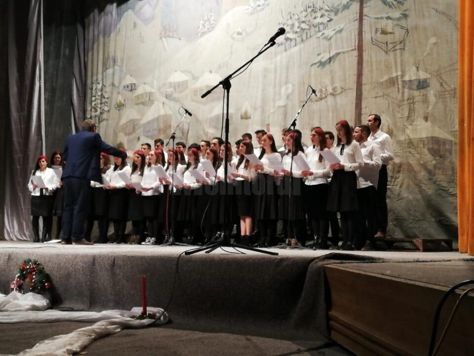 Sală arhiplină la Concertul Extraordinar de Colinde al Asociației Culturale „Sfântul Mitropolit Dosoftei”