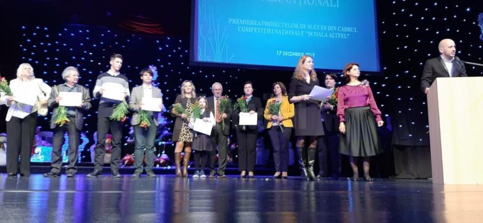 Opt olimpici internaționali suceveni și profesorii lor au fost premiați de Ministerul Educației