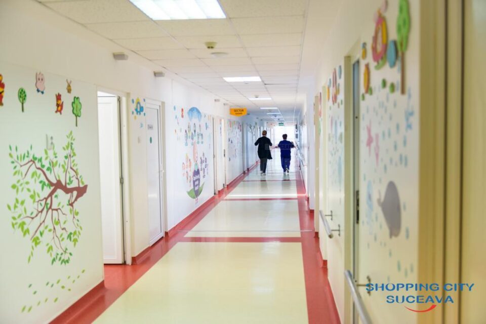 Secția de Pediatrie a fost dotată cu patru aparate medicale, în valoare totală de 13.000 de euro, în urma unei sponsorizări făcută de Shopping City Suceava 3
