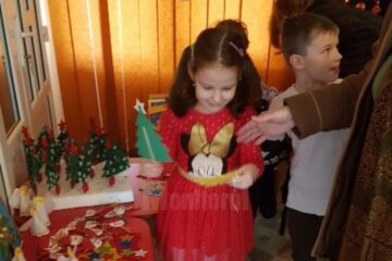 Preșcolarii de la Grădinița ”Piticot” au ajutat o familie nevoiașă din Botoșana