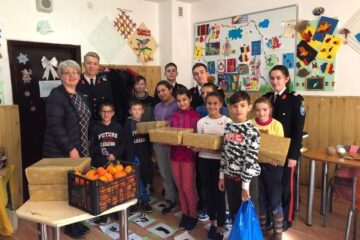 Elevii Colegiului Național Militar, implicați în campania caritabilă Shoe Box