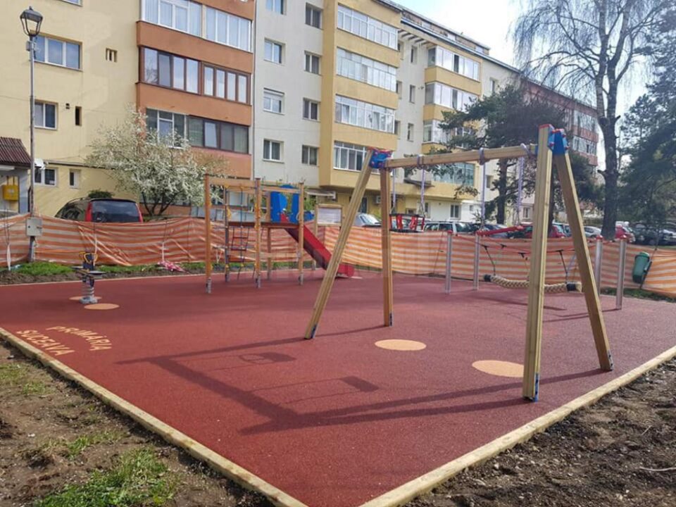 Modernizarea a încă zece locuri de joacă, aprobată joi în Consiliul Local Suceava