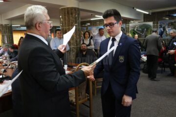 465 de premii financiare consistente au fost oferite de Primăria Suceava elevilor și profesorilor