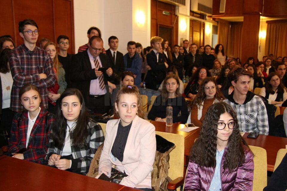 Elevii olimpici și profesorii lor au fost premiați de Consiliul Județean Suceava cu peste 25.000 de euro