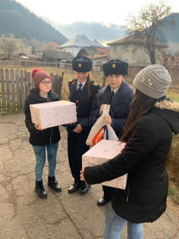 Elevii Colegiului Național Militar, implicați în campania caritabilă Shoe Box