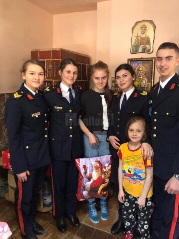 Elevii Colegiului Național Militar, implicați în campania caritabilă Shoe Box