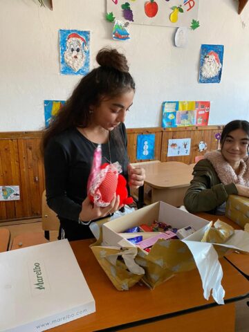 Elevii Colegiului Național Militar, implicați în campania caritabilă Shoe Box