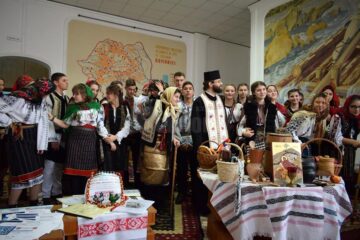 „Șezătoare, punte între generații”