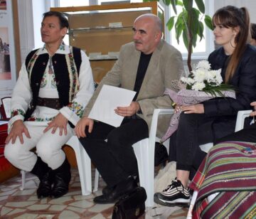 „Șezătoare, punte între generații”