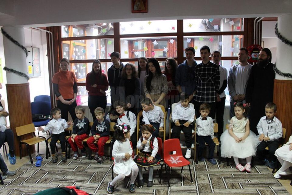 Campania „Povești de Crăciun”, organizată de Asociația „Bursa pentru viață”