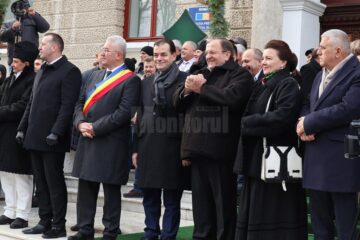 Cel mai mare Festivalul al Obiceiurilor de Iarnă din România a atras peste 10.000 de spectatori în centrul Sucevei
