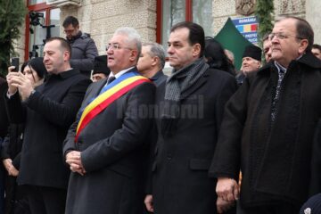 Cel mai mare Festivalul al Obiceiurilor de Iarnă din România a atras peste 10.000 de spectatori în centrul Sucevei