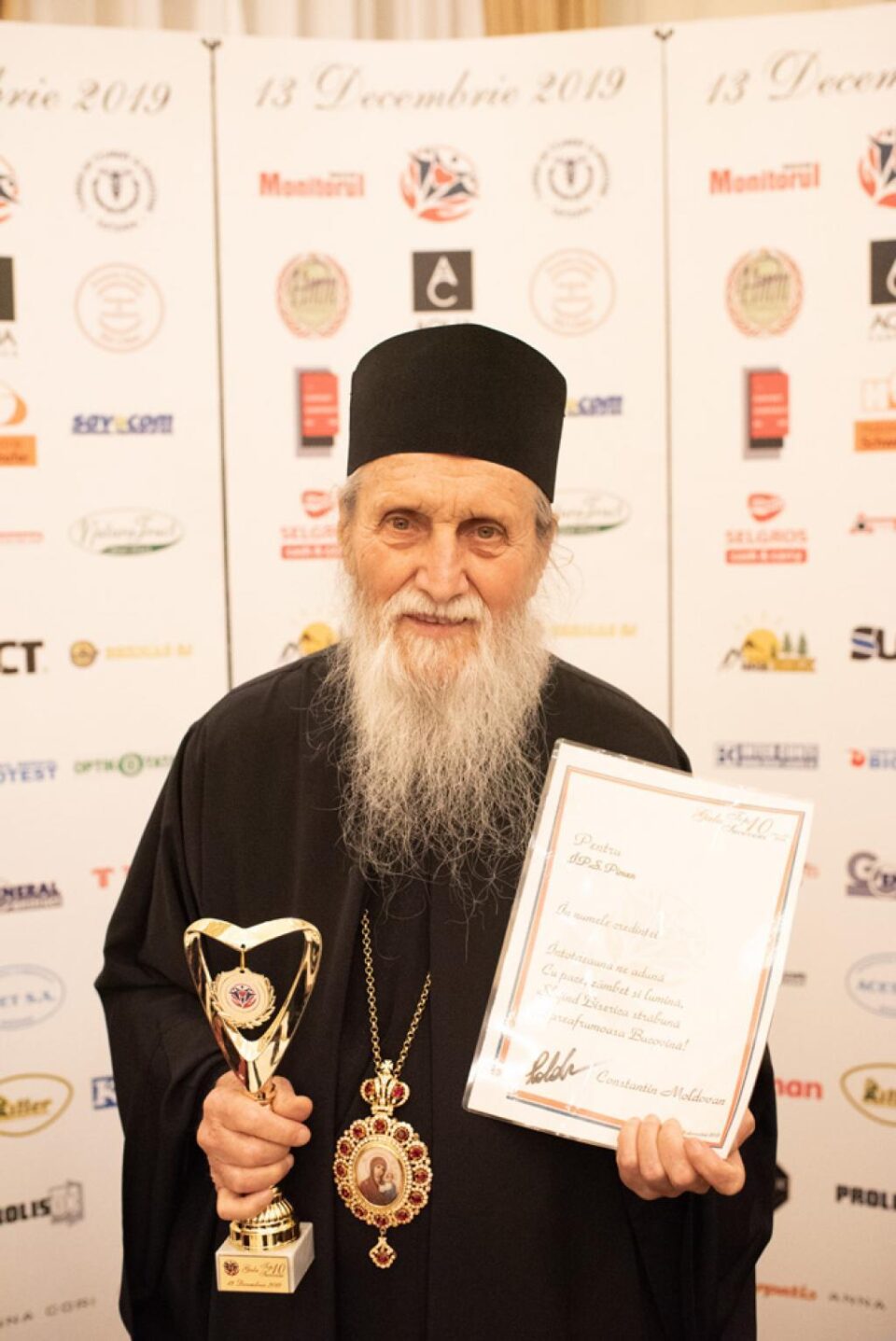 ÎPS Pimen, la Gala "Top Zece pentru Suceveni" Foto Ștefan Macedon Gheorghiță