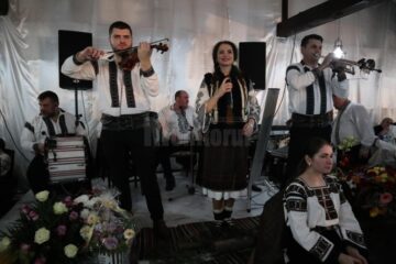 A doua ediție a Balului Huțanilor, la Vatra Moldoviței