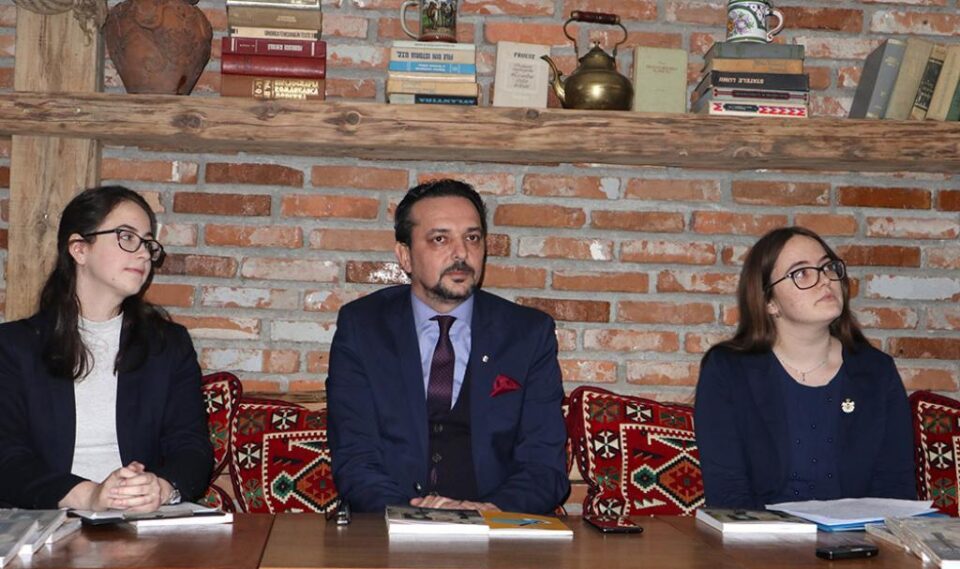 Volumul “Lumea Majestății Sale. Jubileul Custodelui Coroanei Române” a fost lansat la Fălticeni