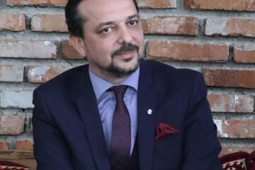 Daniel Șandru