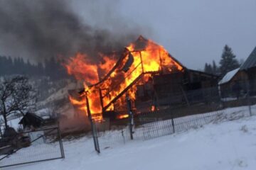 Din casa familiei nu s-a salvat nimic