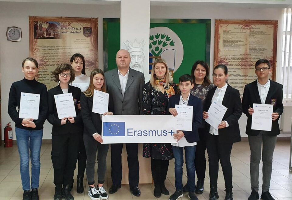 Schimb de experiență școlar prin proiectul „De la sacru la viața de zi cu zi”, în Lituania Schimb de experiență școlar prin proiectul „De la sacru la viața de zi cu zi”, în Lituania