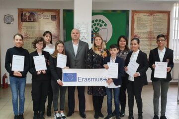 Schimb de experiență școlar prin proiectul „De la sacru la viața de zi cu zi”, în Lituania