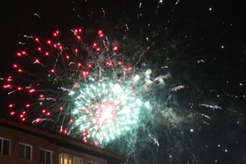 Aproape 10.000 de oameni au sărbătorit Revelionul 2020 în centrul Sucevei