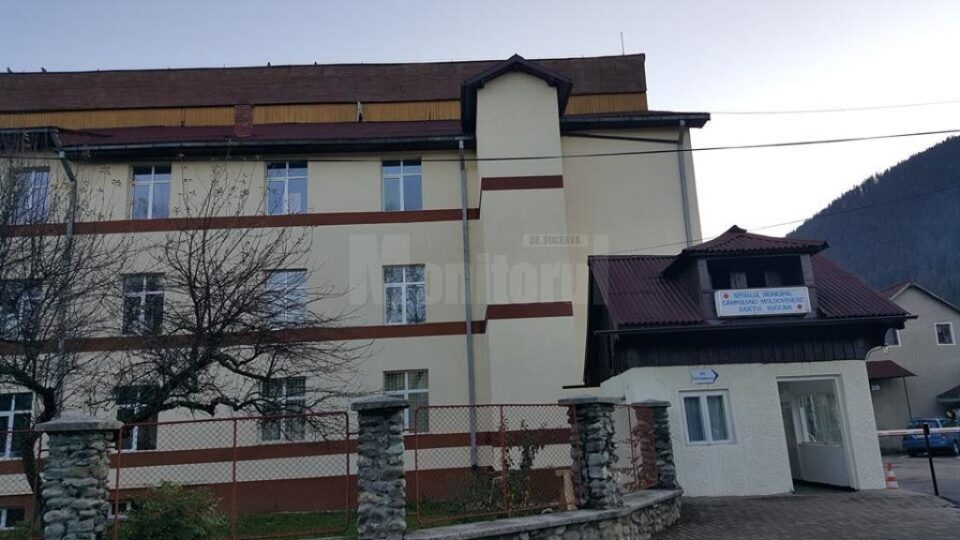 Victima a fost transportată la Spitalul Câmpulung Moldovenesc