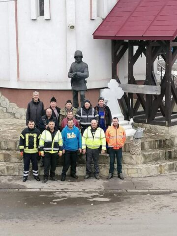 Cruci de gheață confecționate la mai multe biserici din județ, de Bobotează