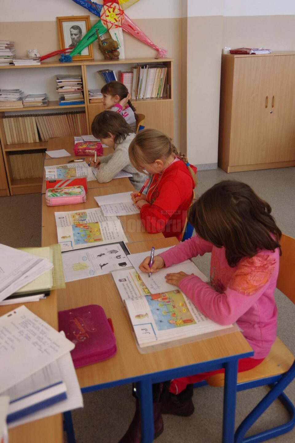 Elevii contestă proiectul privind structura anului școlar următor și propun începerea cursurilor la 1 septembrie Elevii contestă proiectul privind structura anului școlar următor și propun începerea cursurilor la 1 septembrie