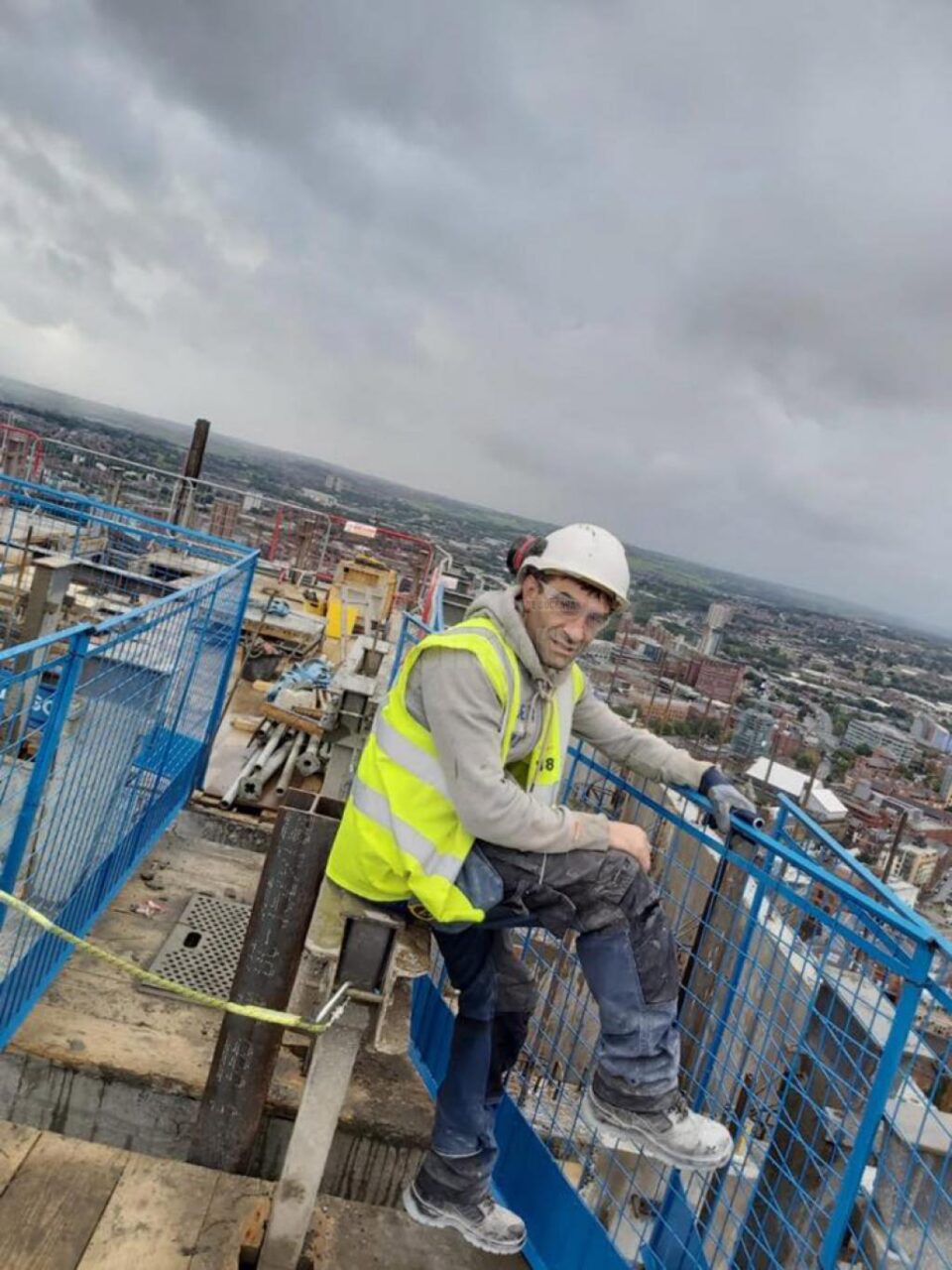 Vasile Bolohan lucrează și locuiește de 12 ani în Leeds (Anglia)