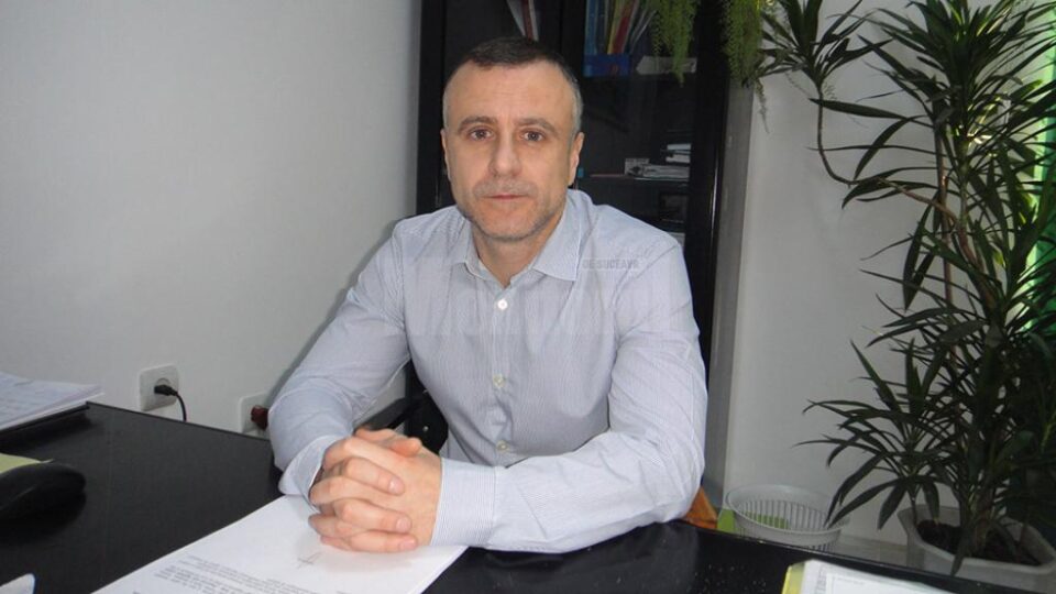 Șeful Serviciului Impozite și Taxe din Primăria municipiului Rădăuți, economistul Silviu Ursescu Șeful Serviciului Impozite și Taxe din Primăria municipiului Rădăuți, economistul Silviu Ursescu