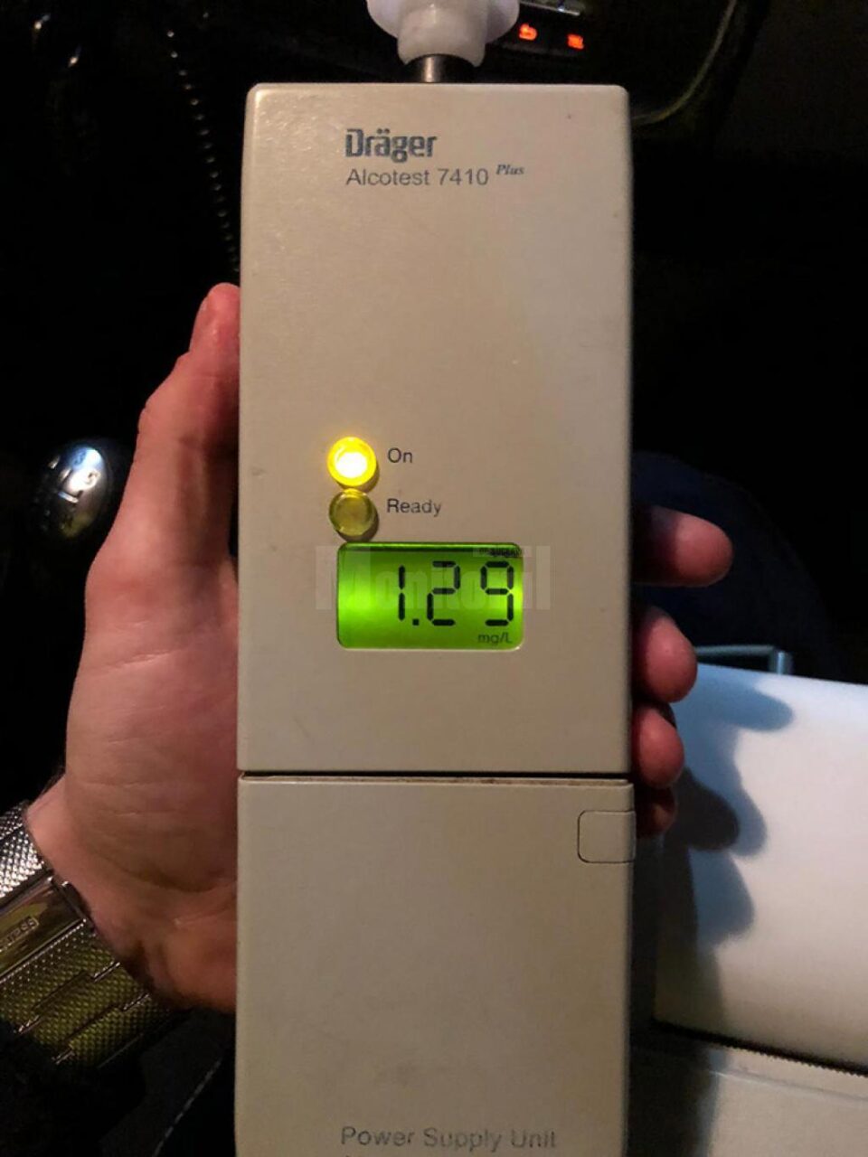 Etilotetsul a indicat alcoolamia foarte mare a tânărului care s-a urcat la volan și fără permis de conducere Etilotetsul a indicat alcoolamia foarte mare a tânărului care s-a urcat la volan și fără permis de conducere