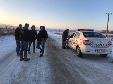 La fața locului au ajuns atât reprezentanți ai Poliției, cât și ai Direcției Sanitar Veterinare